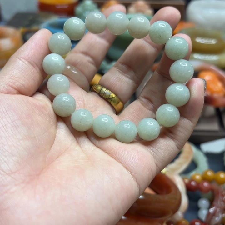 石英岩玉合金颈饰