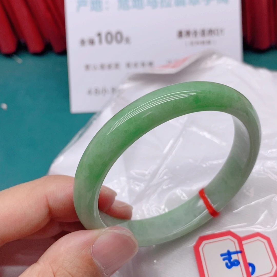 翡翠手镯未镶嵌归*@8444444444