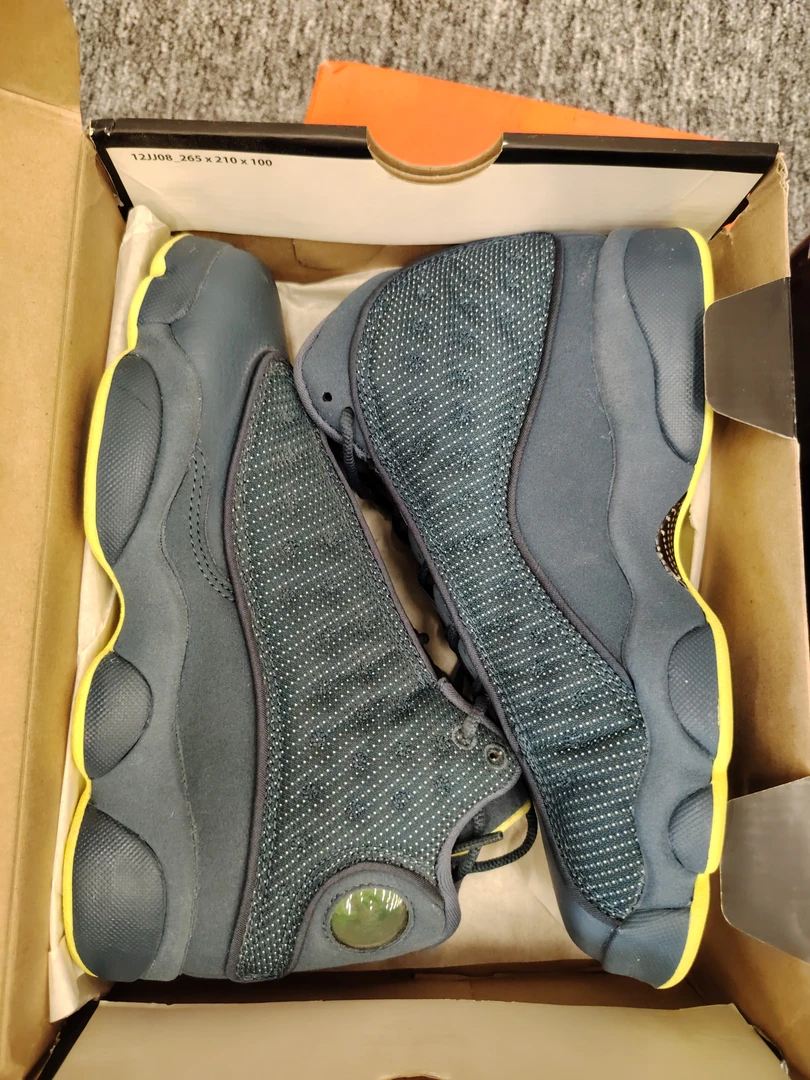 nike 经典配色鞋型 61号   36.5码