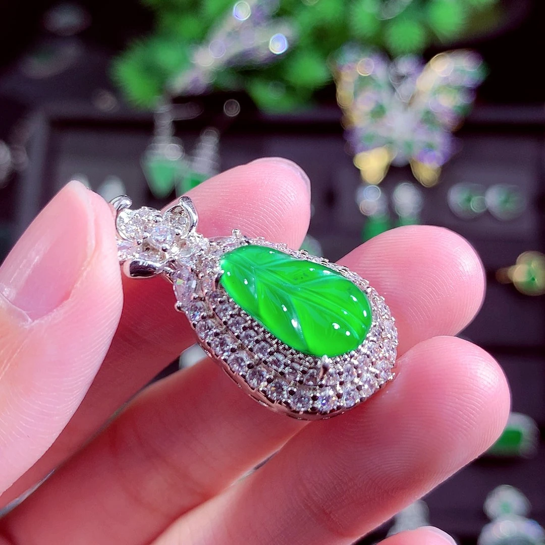 颈饰未镶嵌翡翠天然