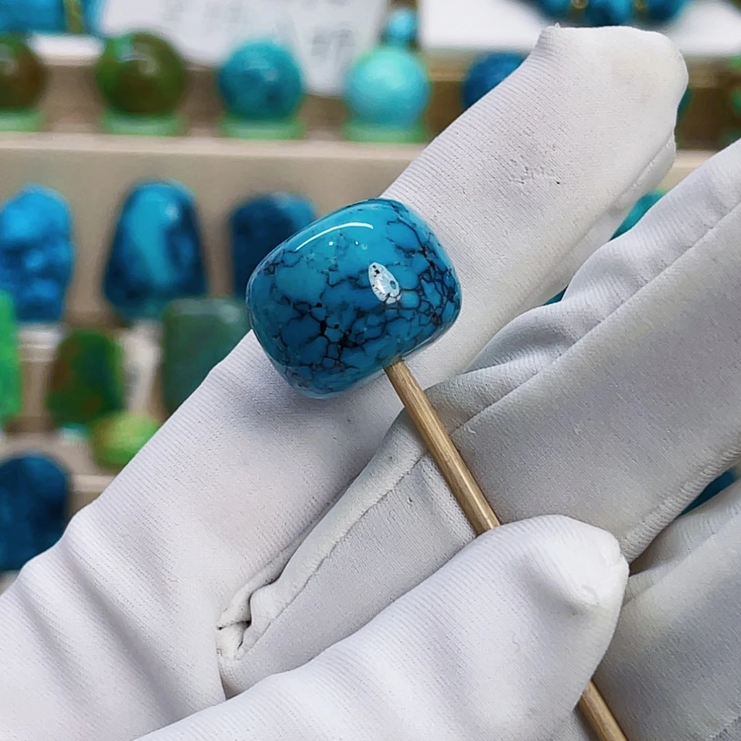 绿松石未镶嵌颈饰