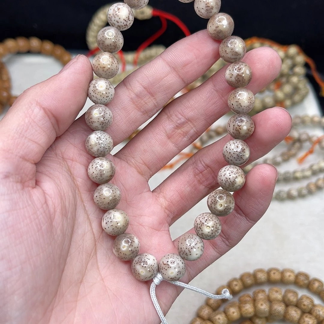 星月菩提手串10圆手持