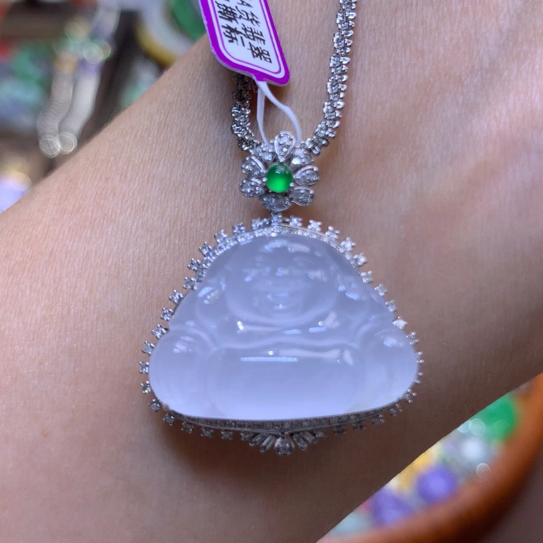 翡翠18K金镶嵌颈饰