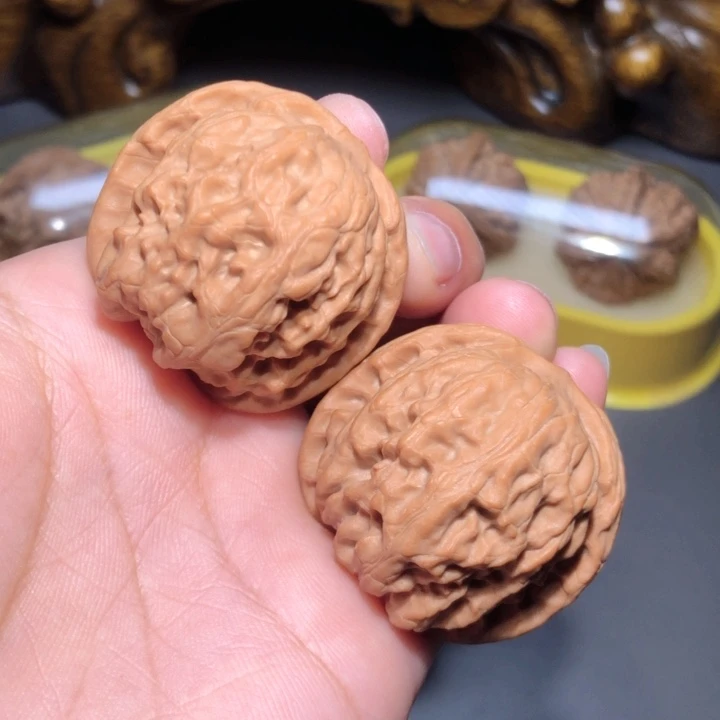 文玩核桃把件38野狼