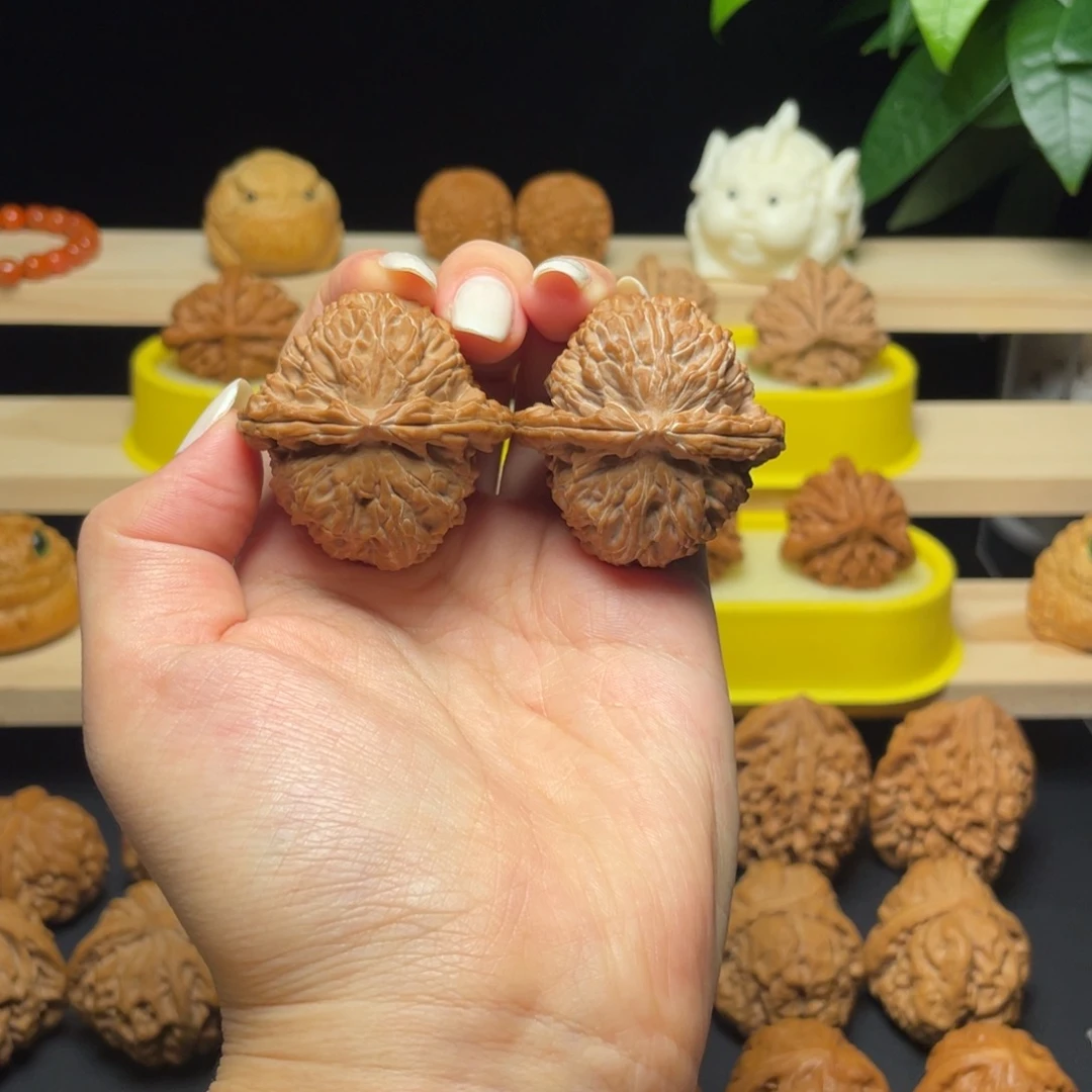 文玩核桃把件全品白狮子39