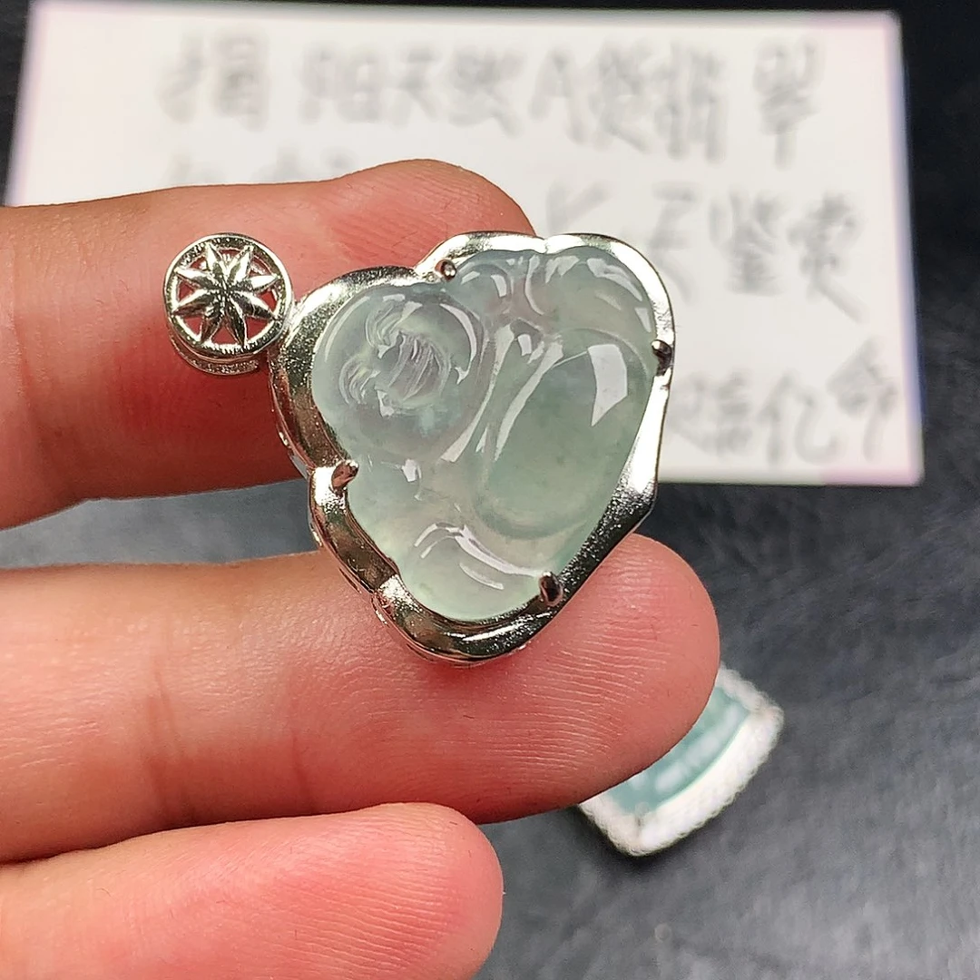 翡翠未镶嵌颈饰佛公