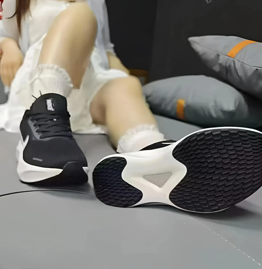 品牌运动鞋断码清仓超轻软底