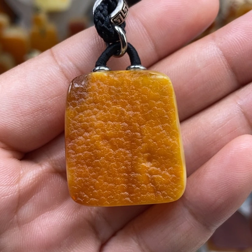 【闪购商品】琥珀颈饰未镶嵌