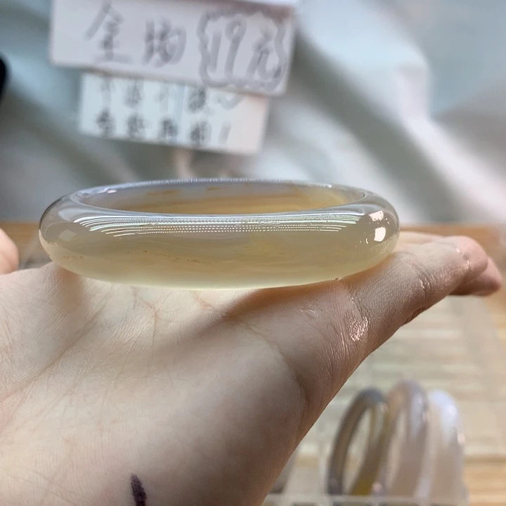 【闪购商品】玛瑙/玉髓手镯未镶嵌落*?