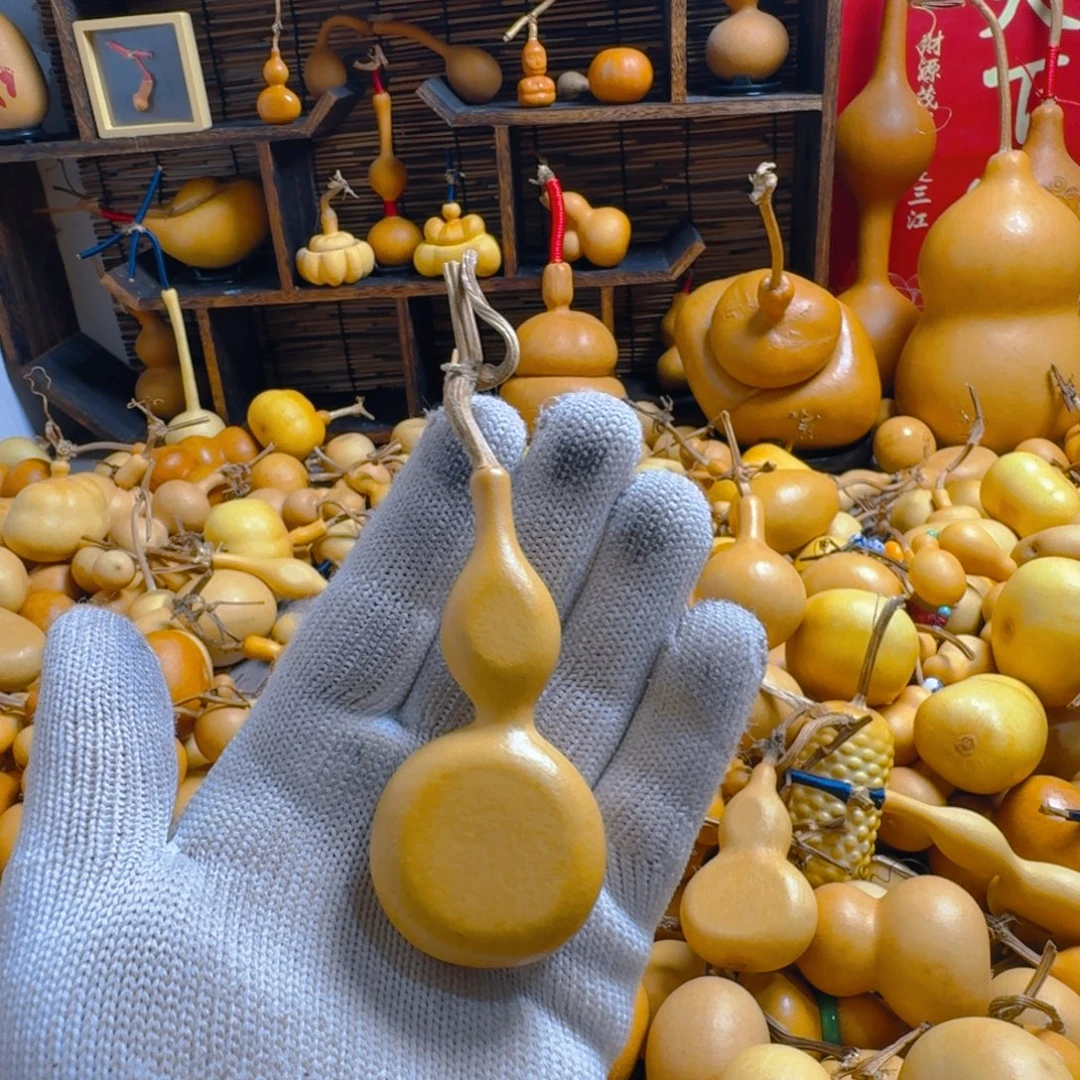 *****葫芦等多种颜色的花鸟画作品在全国