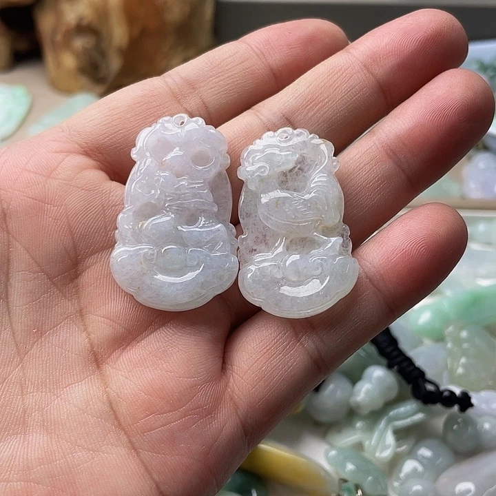 左***左翡翠未镶嵌颈饰翡翠