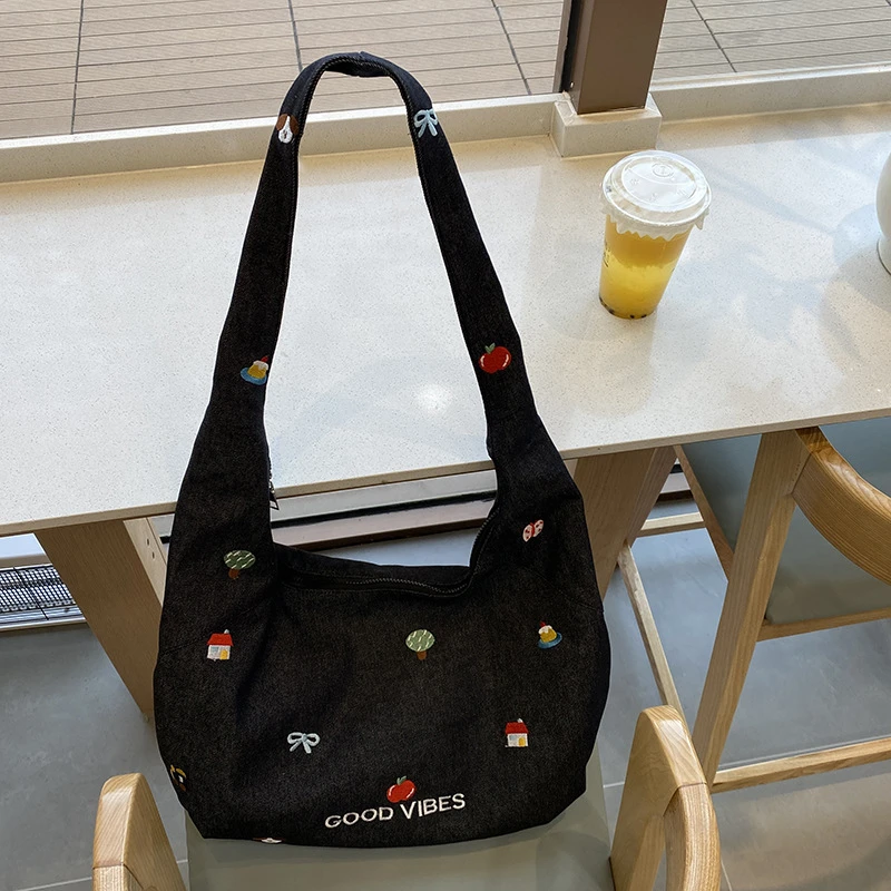 牛仔斜挎包女百搭日系刺绣单肩托特包ins简约布包单肩包手提袋