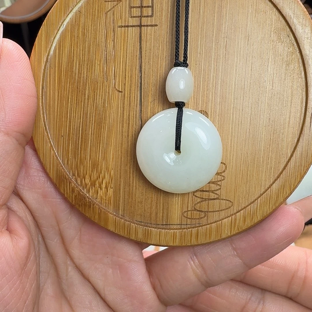 青***羽吊坠(赠链)未镶嵌和田玉