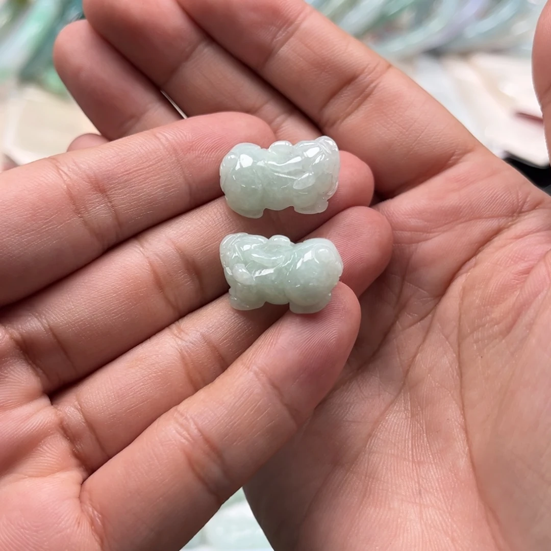 翡翠未镶嵌颈饰天然翡翠A货