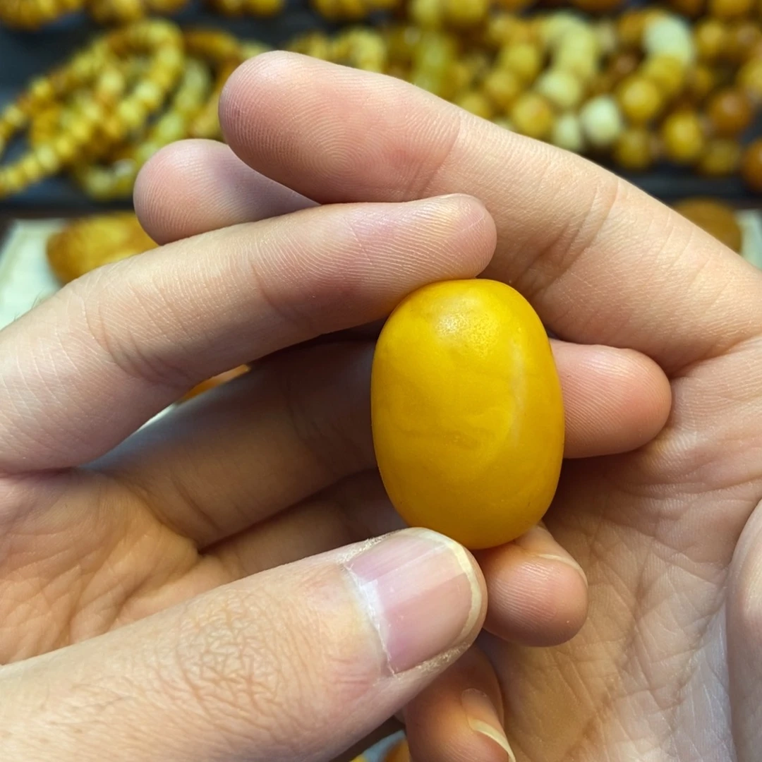 蜜蜡未镶嵌珠宝奇石
