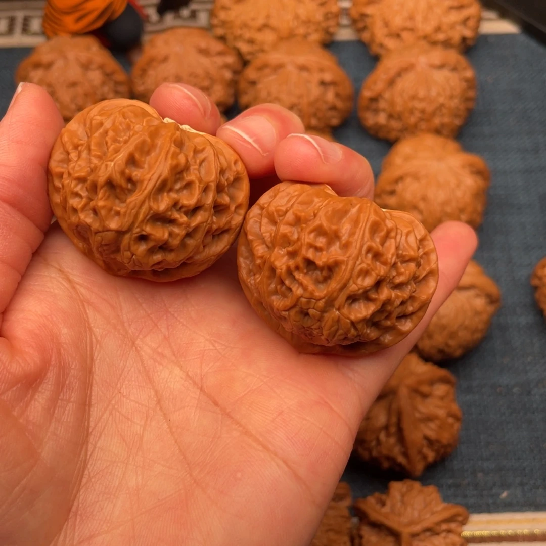 文玩核桃把件39桃心宫灯