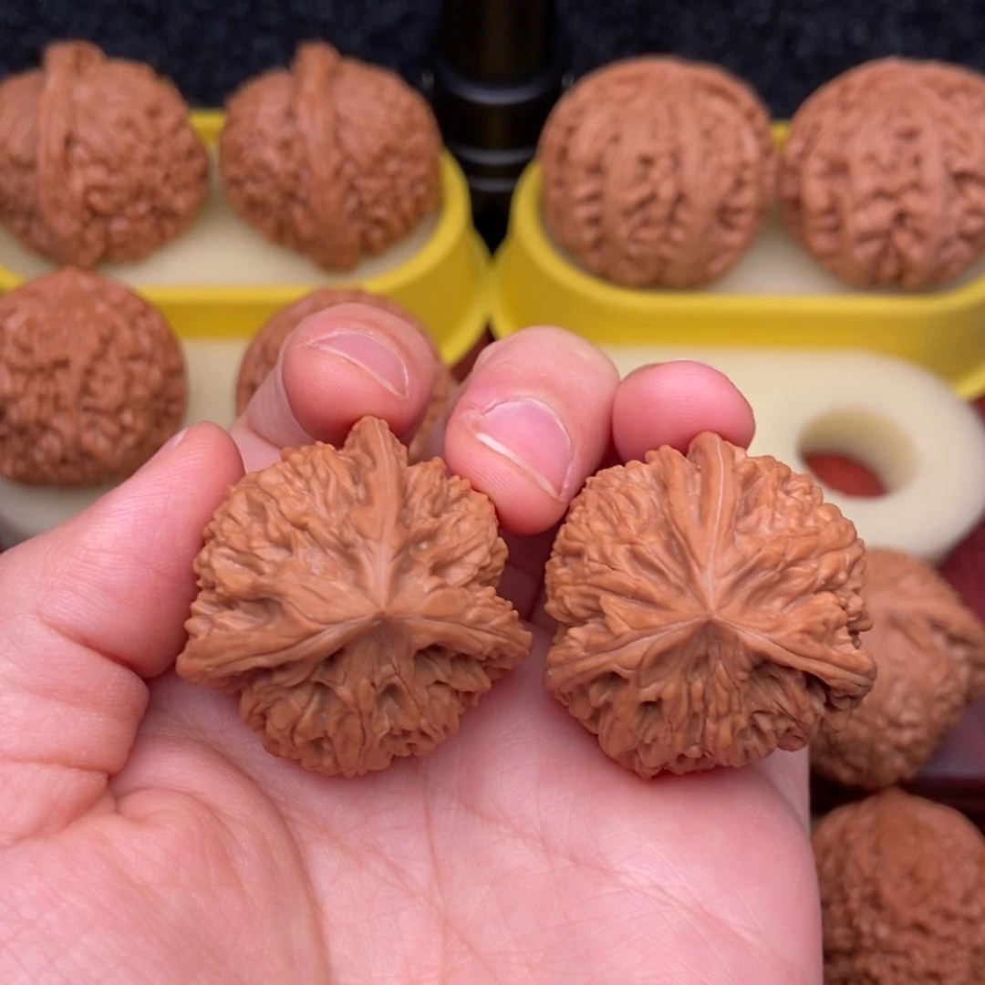 文玩核桃吊坠阿*达34➕文山三棱