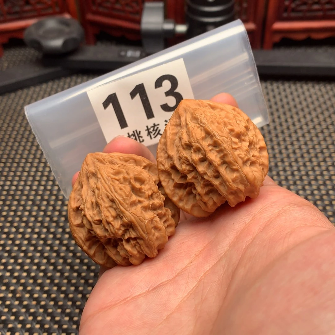 文玩核桃吊坠马踢40