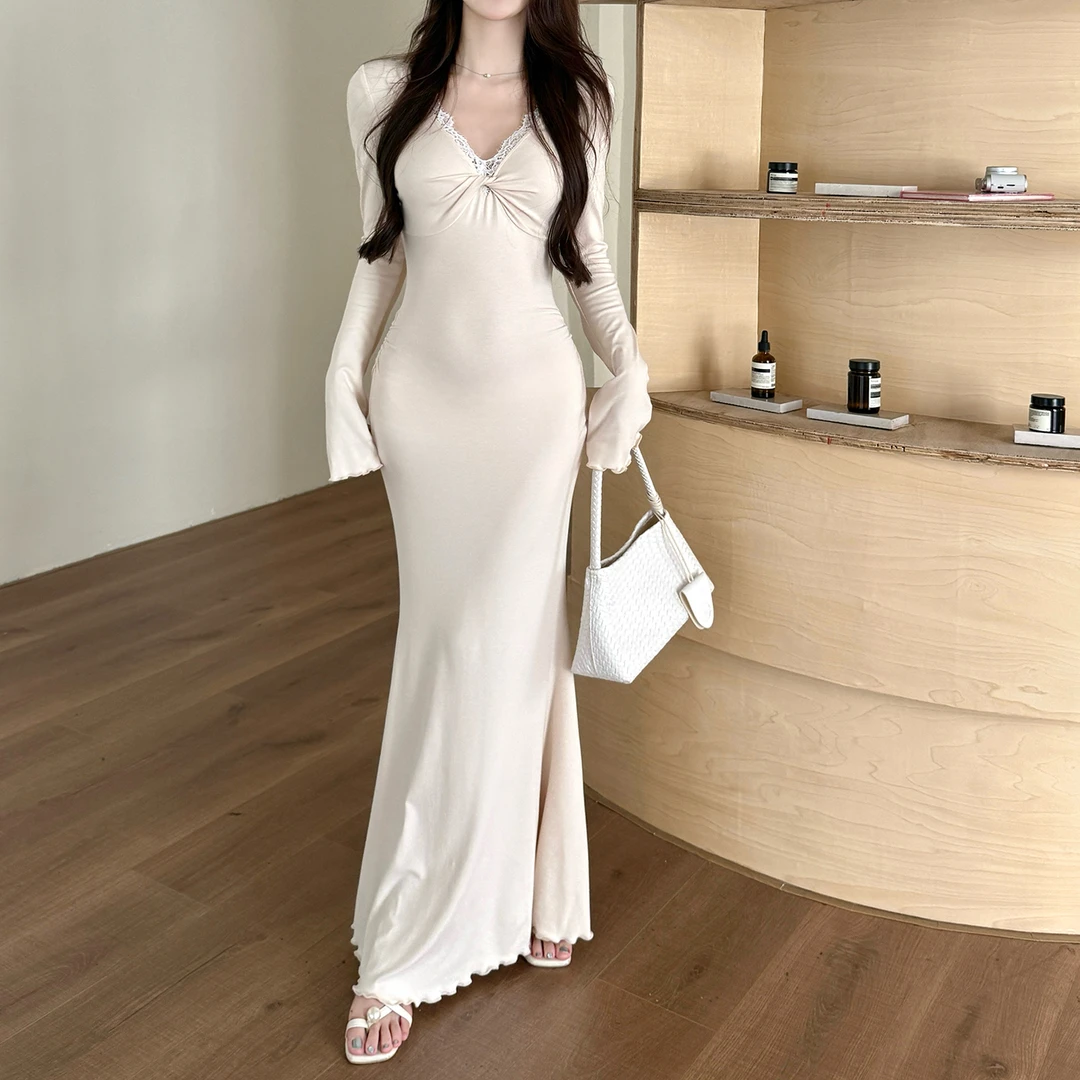 小可WIWI秋装女款爆款2025新款法式蕾丝拼接花边扭结鱼尾连衣裙女