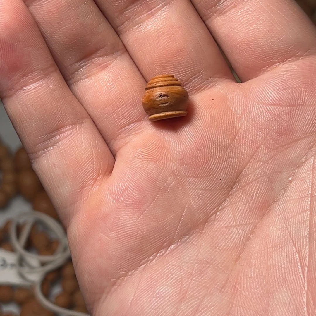 桃核吊坠你****?佛塔佛塔佛塔