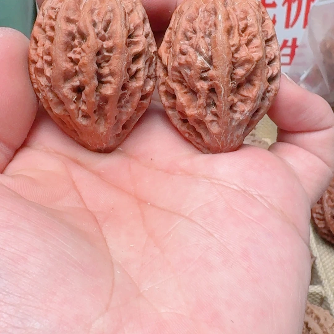 文玩核桃吊坠红龙趸