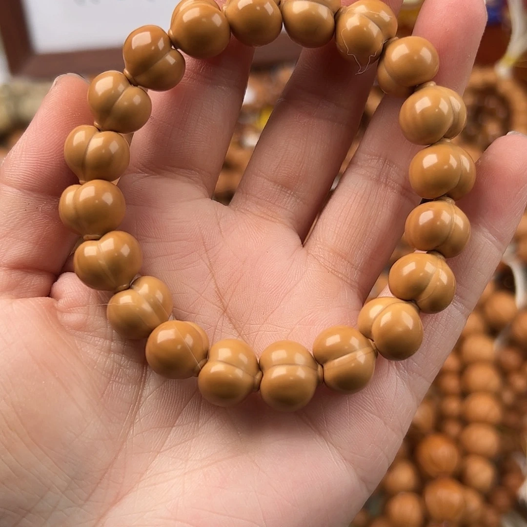 库克吊坠全品卡12亮面小屁桃