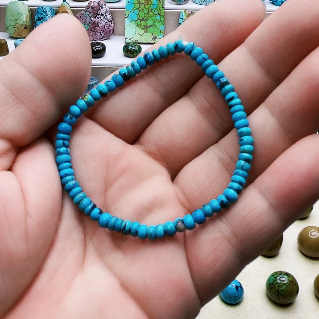 未镶嵌绿松石颈饰