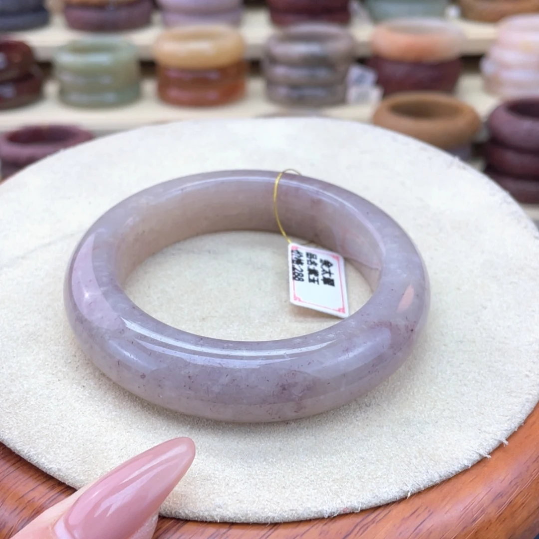 【闪购商品】石英质玉手镯未镶嵌绝**度