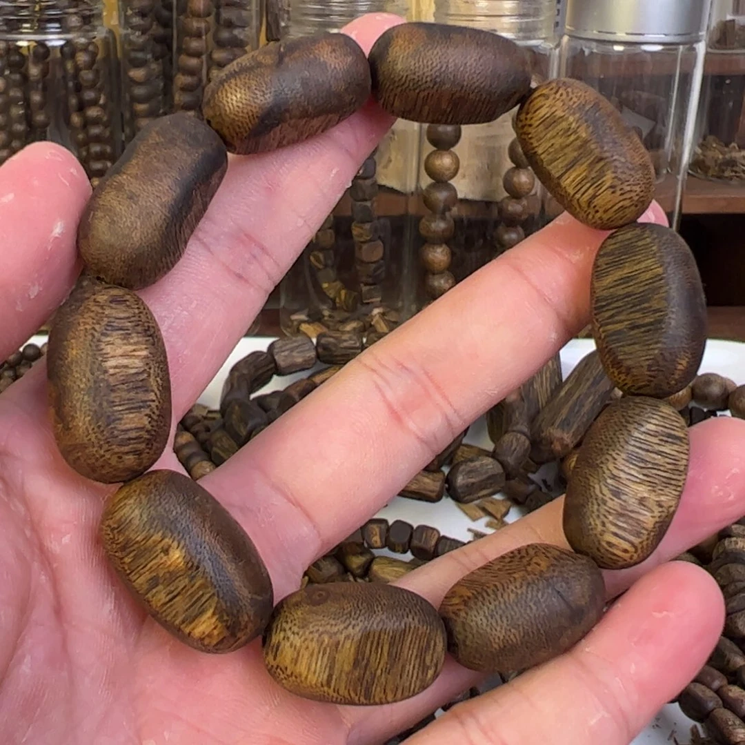 沉香手串张勺子手串串