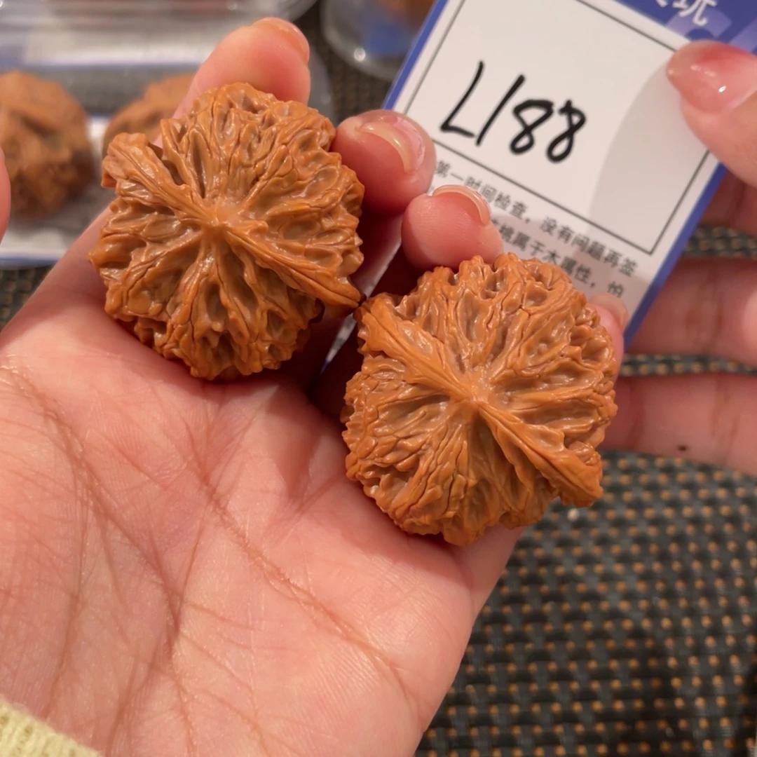 文玩核桃把件L188 苹果园 40