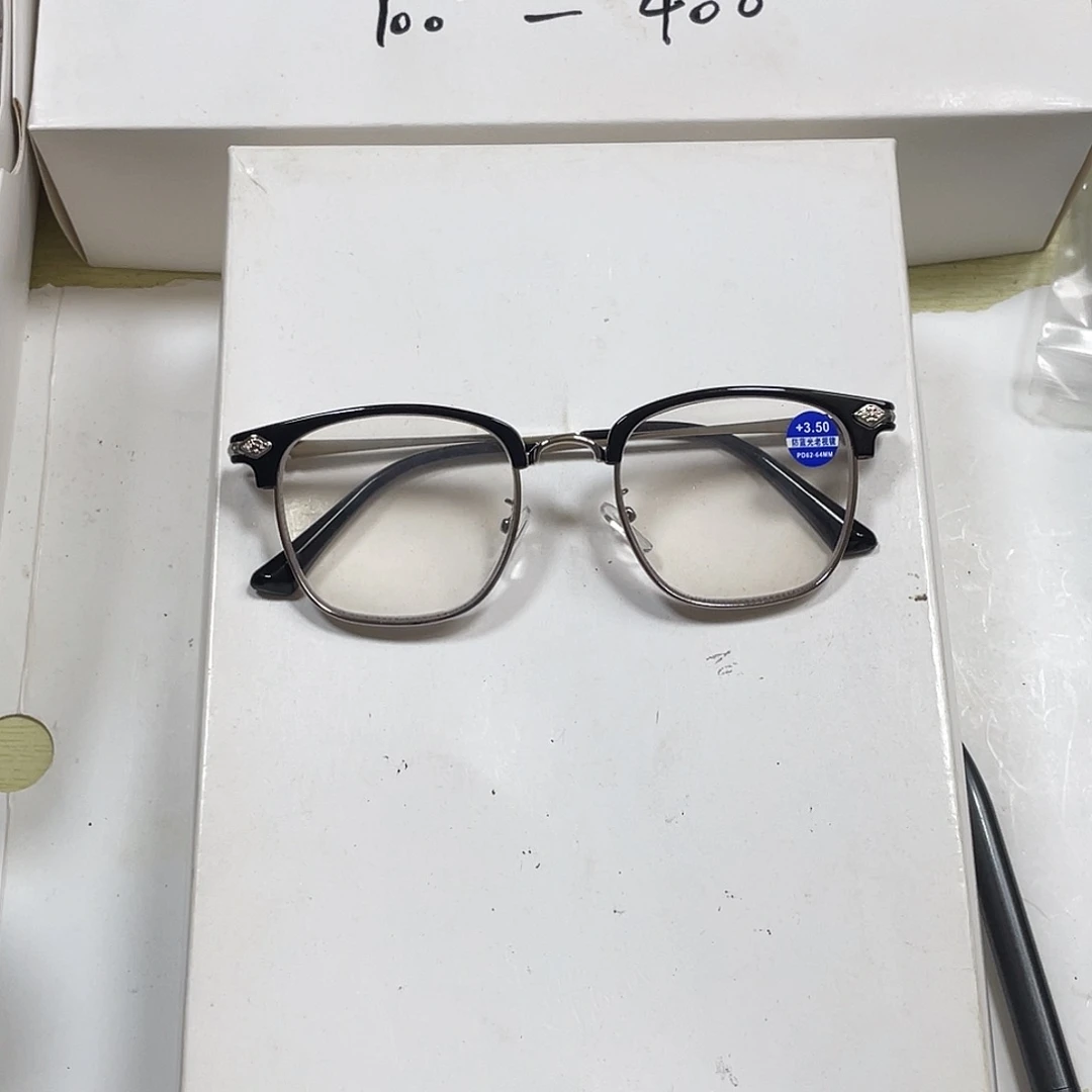100度眉毛架。