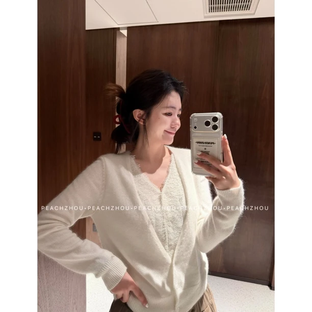 PEACHZHOU 羊毛混纺蕾丝拼接合身V领系扣假两件毛衣开衫