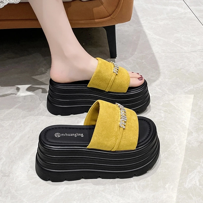 9cm厚底一字凉拖女外穿2025夏新款小个子增高配裙子时尚松糕拖鞋