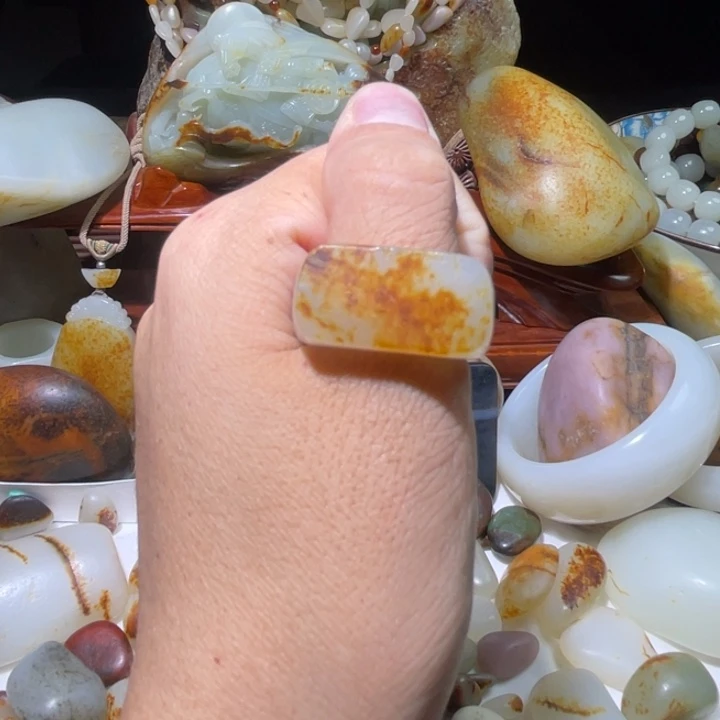 未镶嵌和田玉（子料）挂件