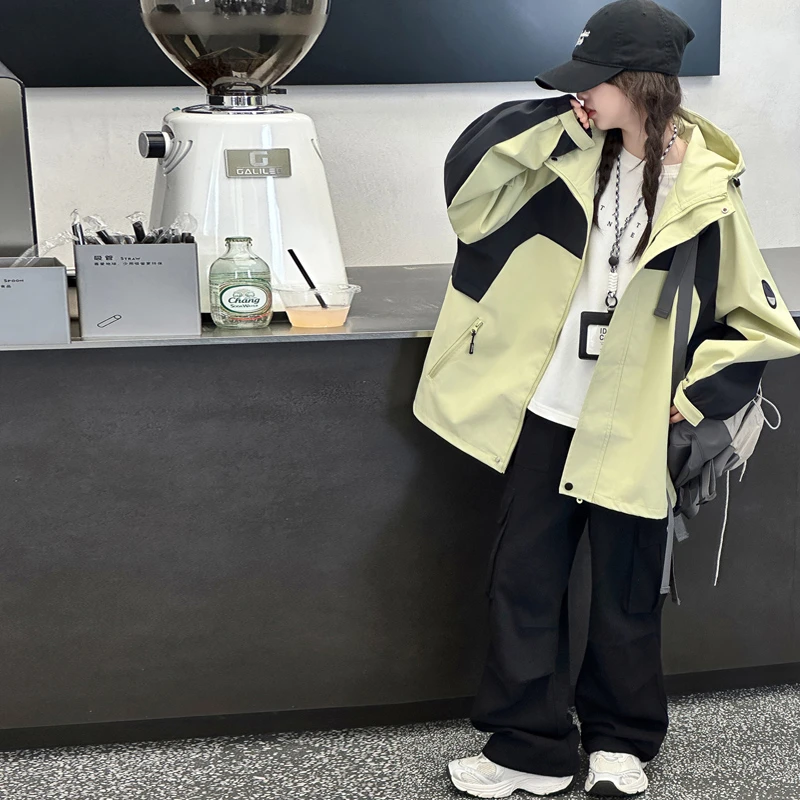 儿童冲锋衣外套春秋韩版大童连帽撞色女童户外连帽上衣休闲防风潮