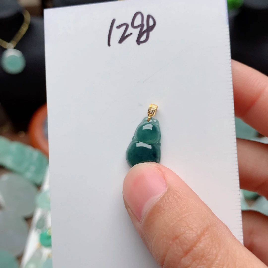 翡翠颈饰18K金镶嵌北***兵吊坠