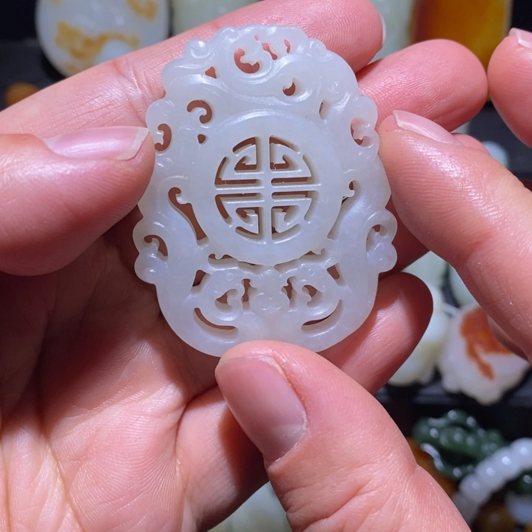 和田玉未镶嵌颈饰