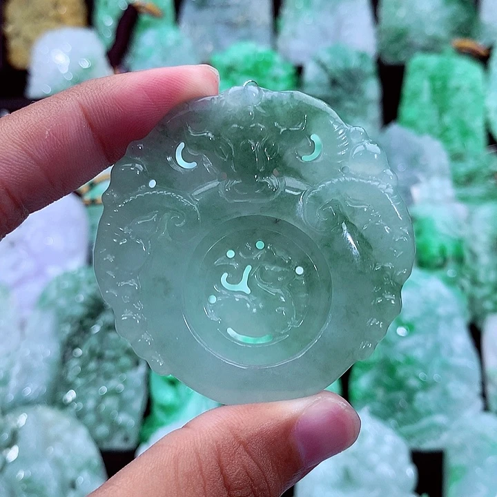 吊坠(不含链)未镶嵌翡翠