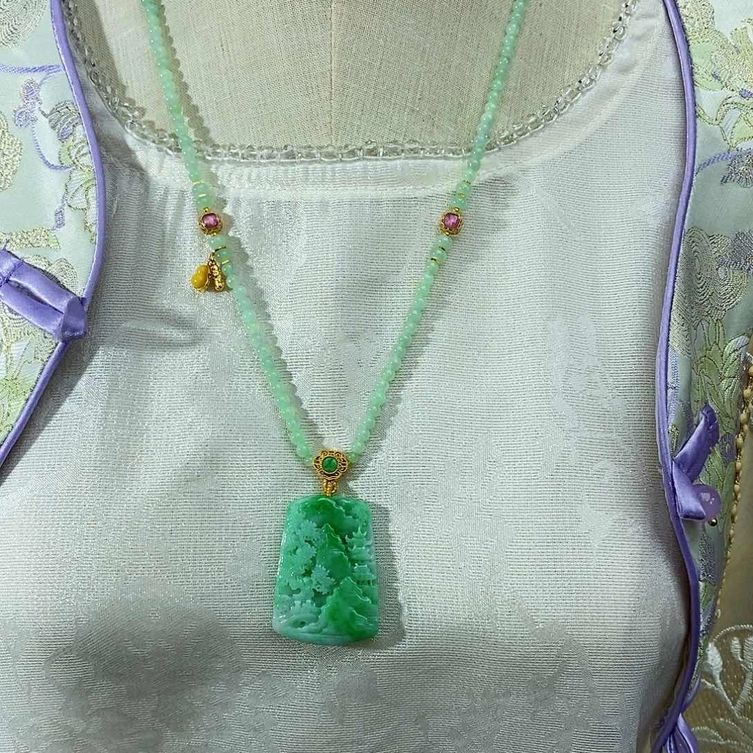 翡翠未镶嵌颈饰天然