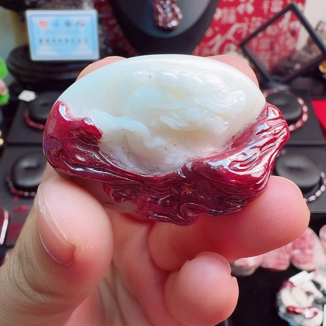 天然辰砂纯天然原石晶体雕刻件