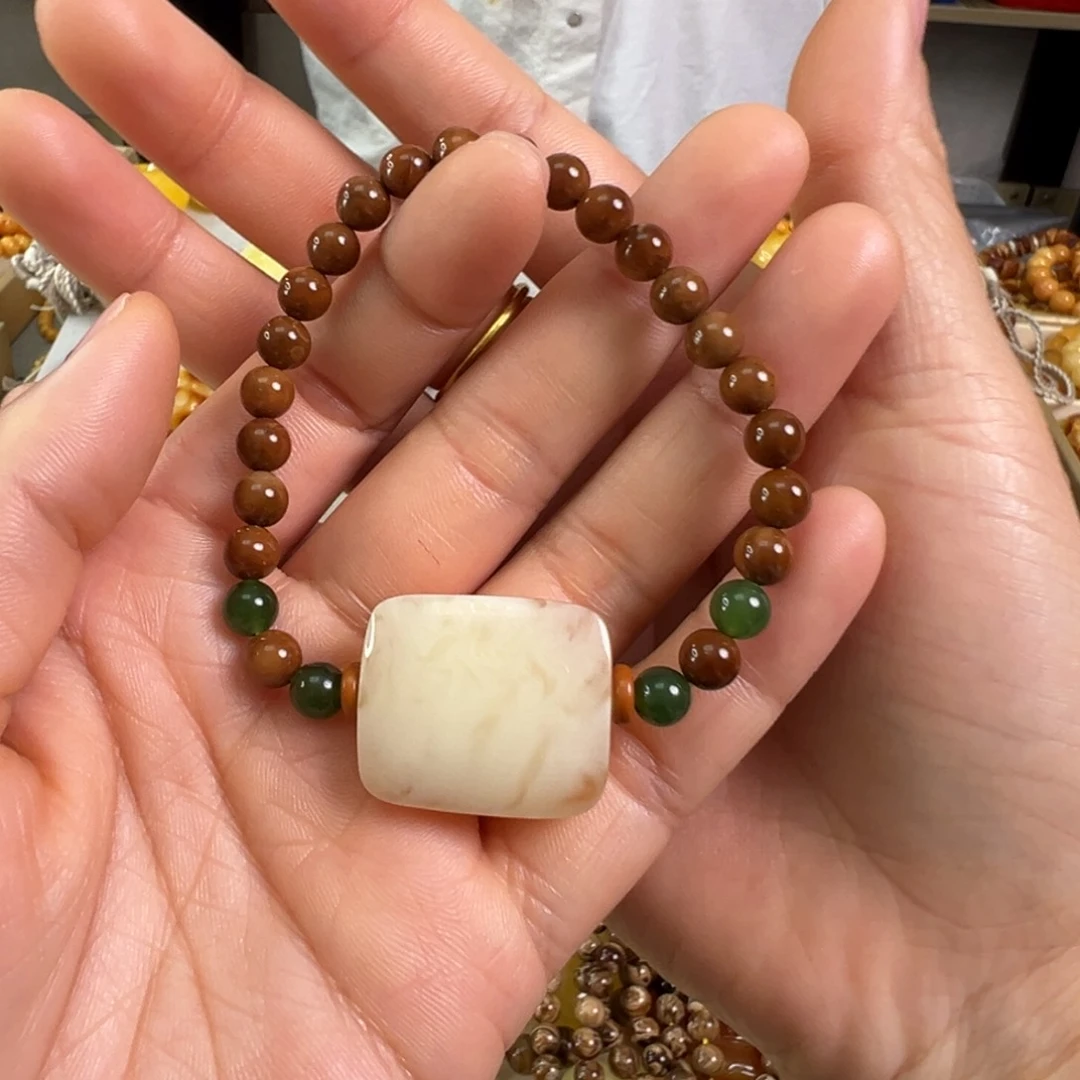 蜜蜡裸石未镶嵌蜜蜡