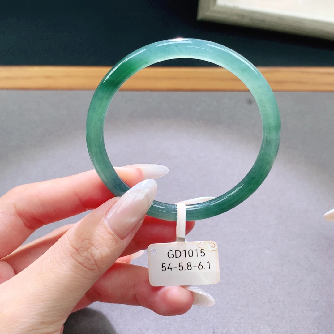 翡翠未镶嵌手镯天然