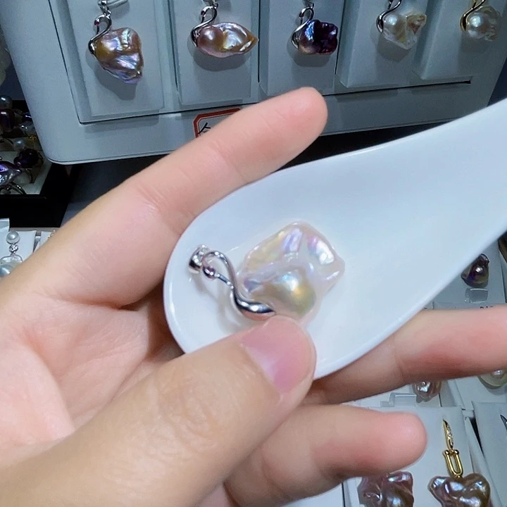 淡水珍珠吊坠(不含链)银S925镶嵌狂****?