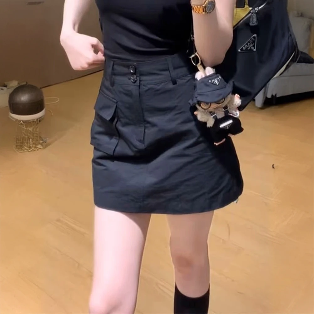 2025夏季新款黑色休闲半身裙高腰显瘦侧边口袋工装a字短裙防走光