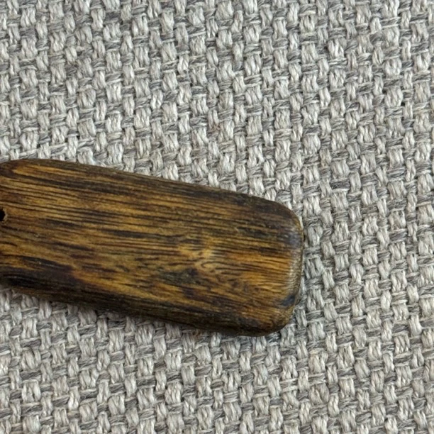 沉香D368天然奇楠原材料.惊喜礼物发一［实物以直播间为准］