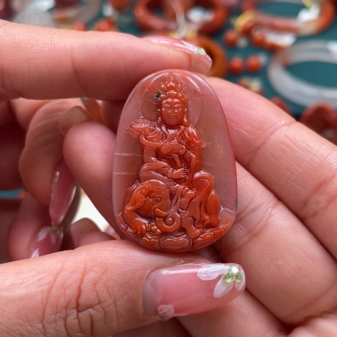 南红玛瑙川料南红观音吊坠微瑕未镶嵌