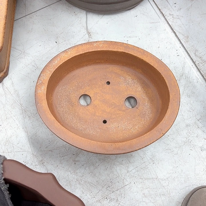 紫砂花盆紫砂的颜色也很