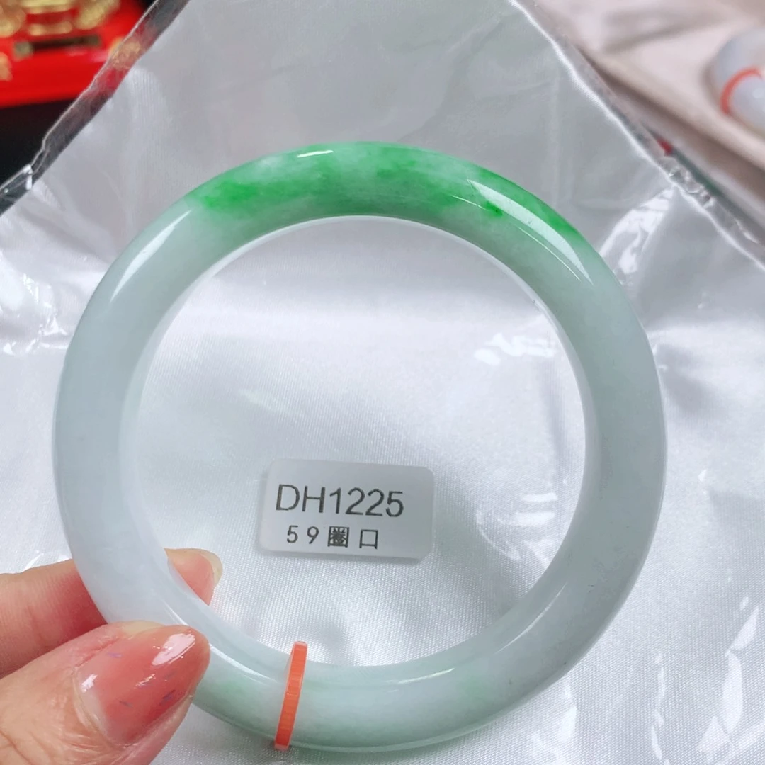 翡翠手镯未镶嵌1225