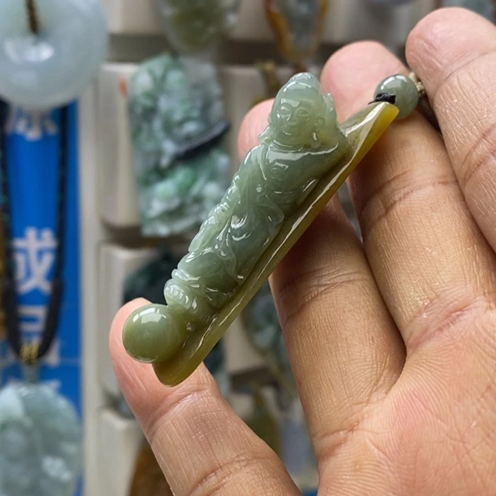 翡翠未镶嵌颈饰佛