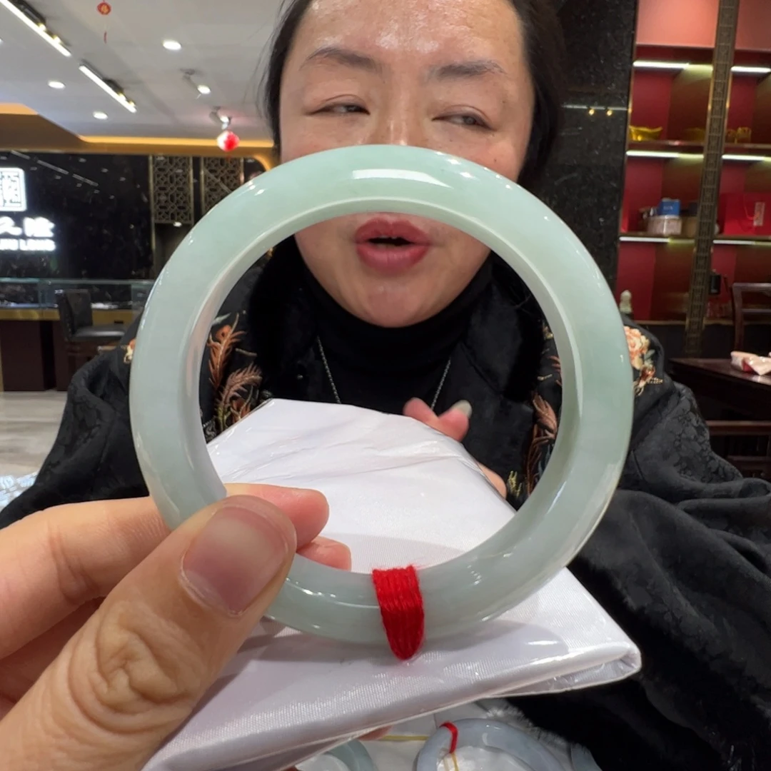 哆***雪翡翠未镶嵌手镯半山水60福利不退不换